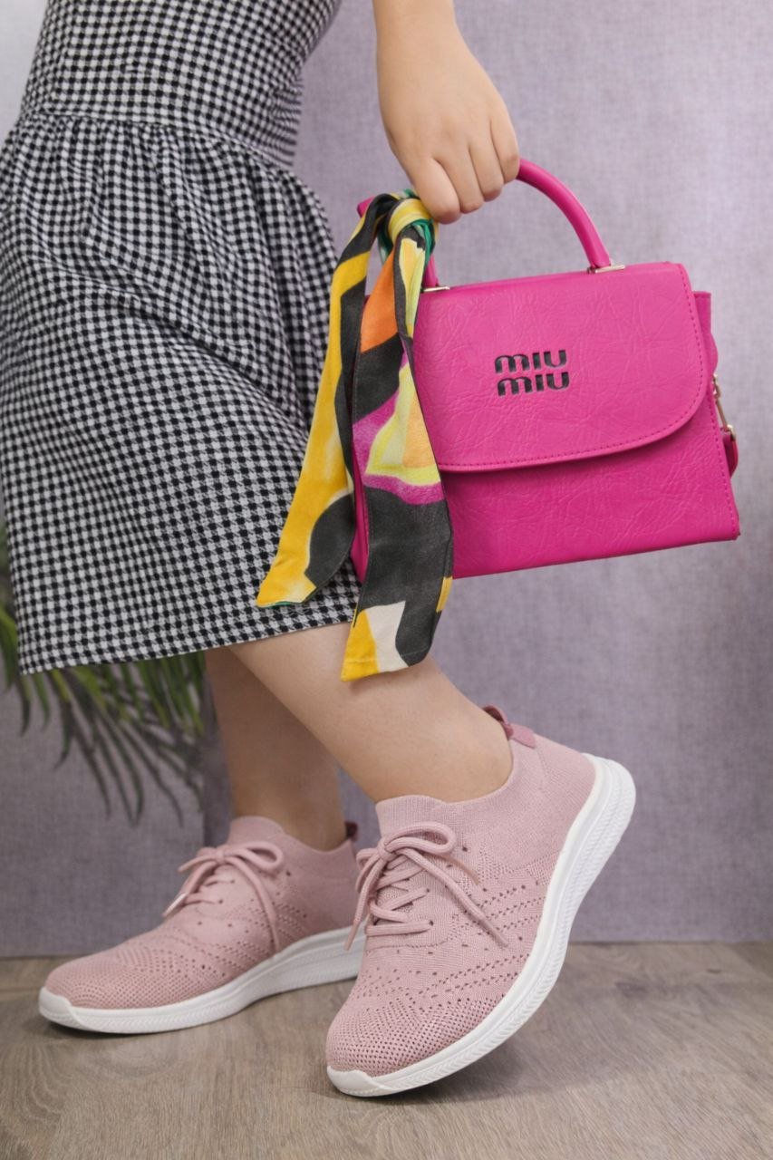طقم شنطة miumiu + كوتش اسكتشر رهيب كشمير